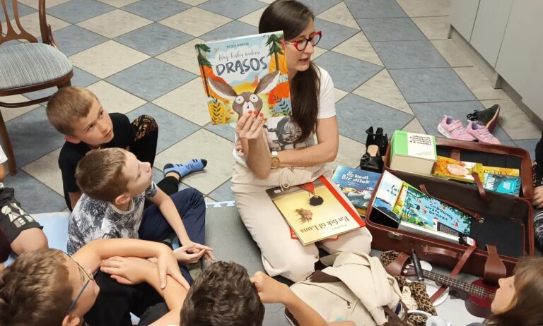 Read more about the article Walizka z książkami, czyli warsztaty o pasjach i lekturach